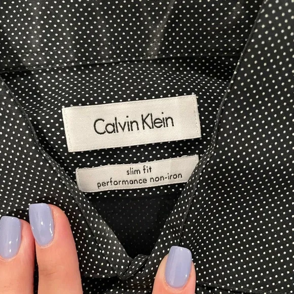 Calvin Klein long sleep button down - Picture 3 of 3